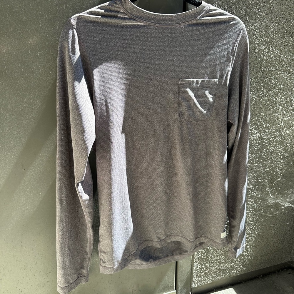 Men’s Vuori Long Sleeve - Size Small
